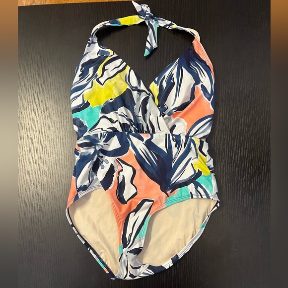 ❣️🆕Coastal Blue Floral Print Halter One Piece Swimsuit❣️ - Picture 7 of 8